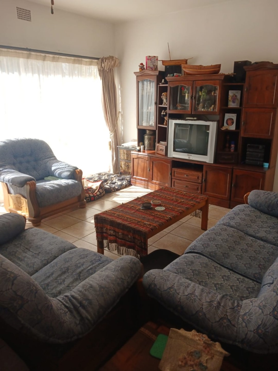 2 Bedroom Property for Sale in Rhodesfield Gauteng