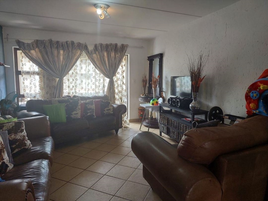 2 Bedroom Property for Sale in Eveleigh Gauteng