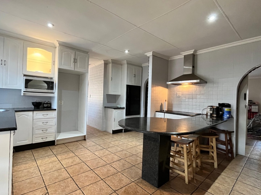 4 Bedroom Property for Sale in Buyscelia Gauteng