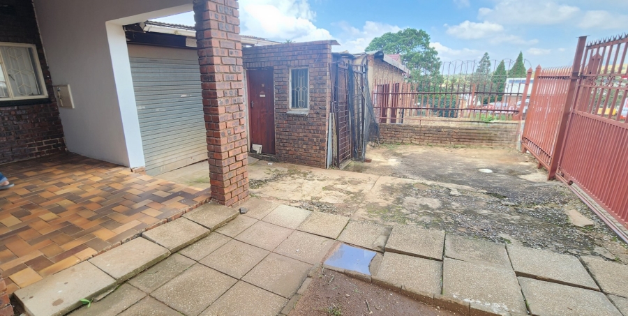 To Let 3 Bedroom Property for Rent in Laudium Gauteng