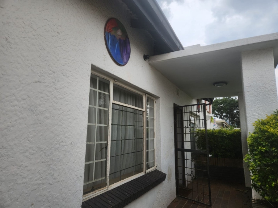 6 Bedroom Property for Sale in Bezuidenhout Valley Gauteng
