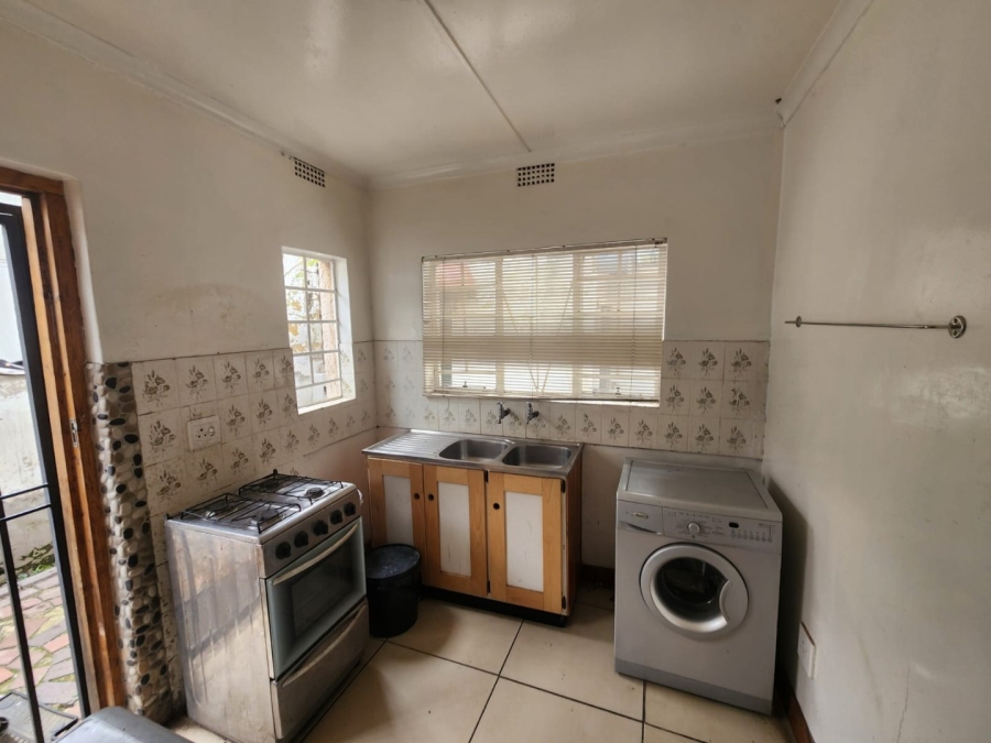 6 Bedroom Property for Sale in Bezuidenhout Valley Gauteng