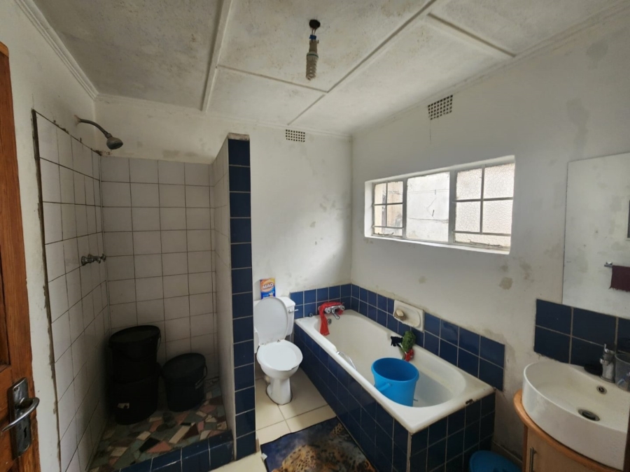 6 Bedroom Property for Sale in Bezuidenhout Valley Gauteng