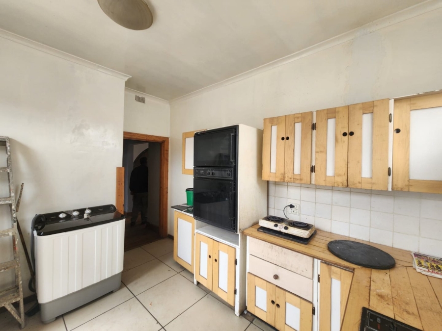 6 Bedroom Property for Sale in Bezuidenhout Valley Gauteng