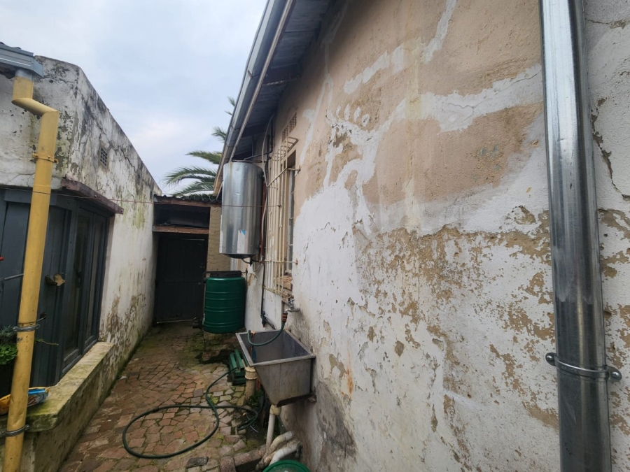 6 Bedroom Property for Sale in Bezuidenhout Valley Gauteng