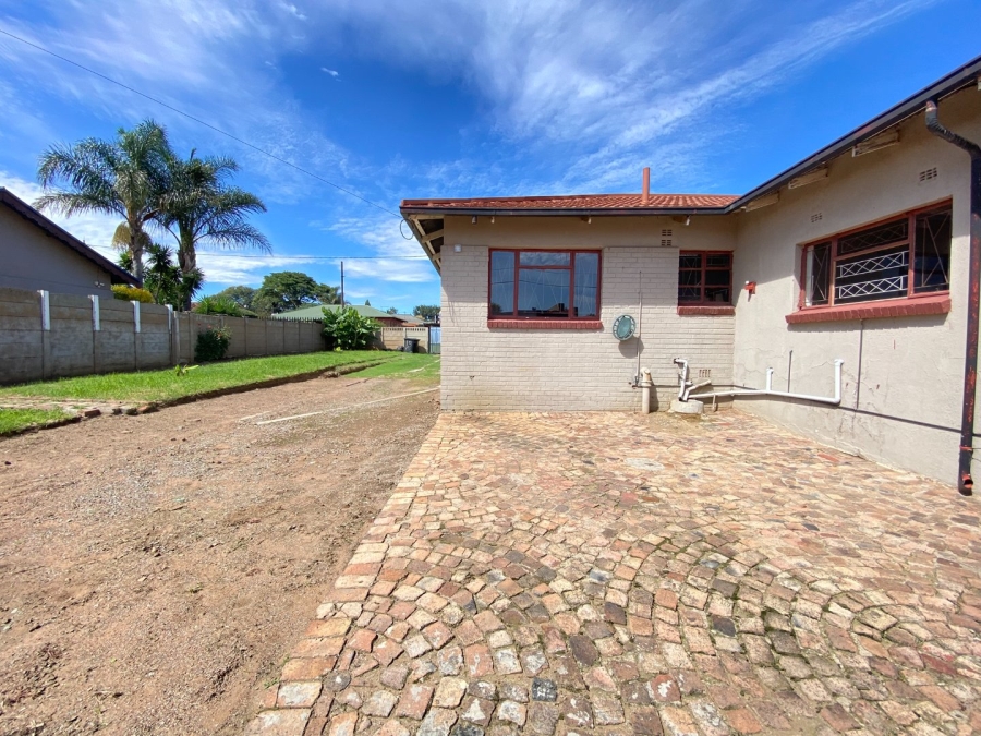 4 Bedroom Property for Sale in Paul Krugersoord Gauteng