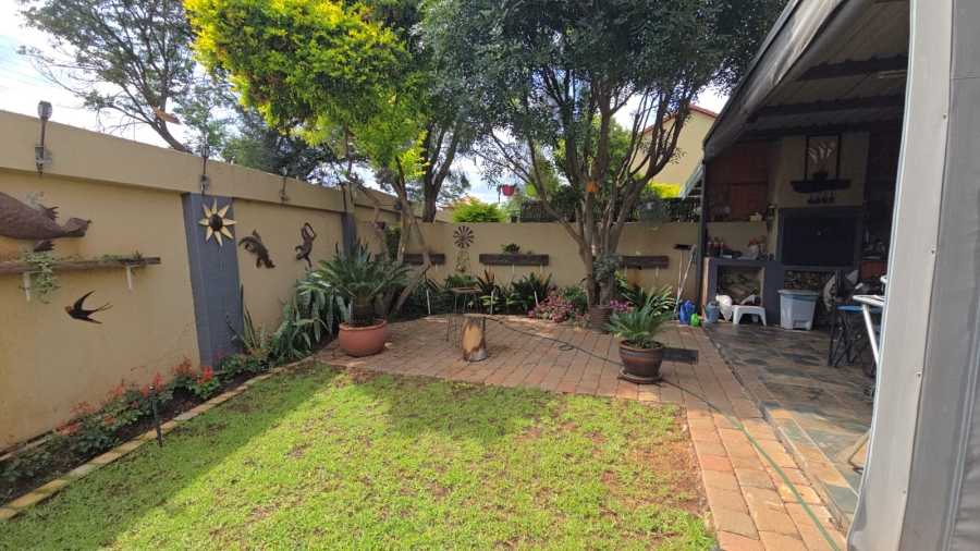 2 Bedroom Property for Sale in Annlin Gauteng