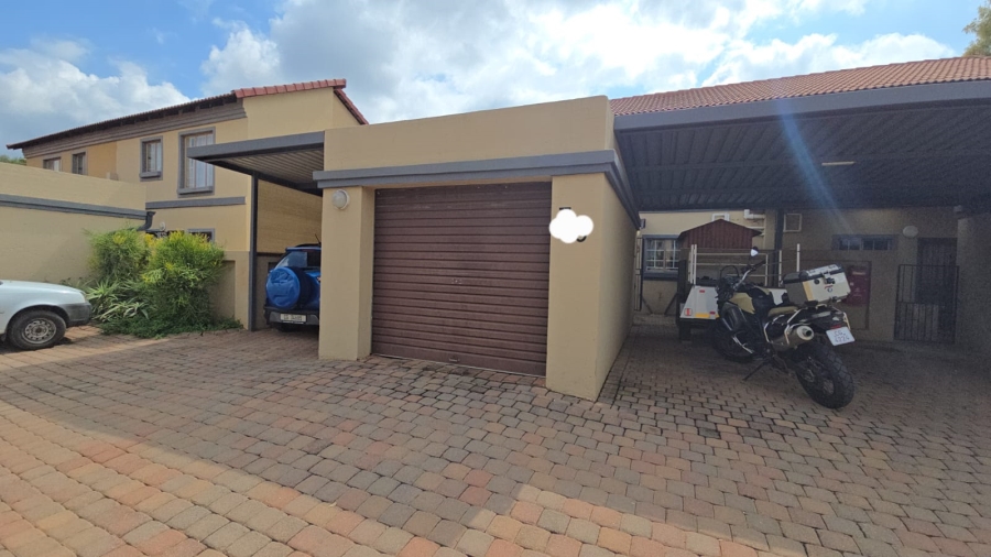 2 Bedroom Property for Sale in Annlin Gauteng