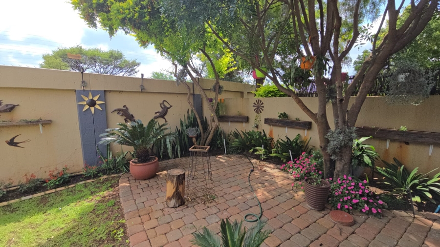 2 Bedroom Property for Sale in Annlin Gauteng