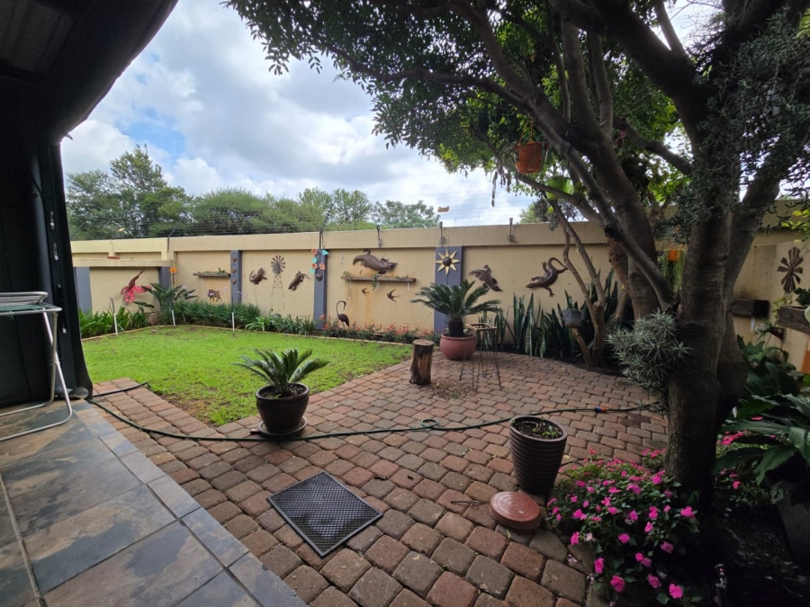 2 Bedroom Property for Sale in Annlin Gauteng