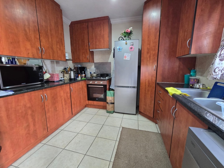 2 Bedroom Property for Sale in Annlin Gauteng
