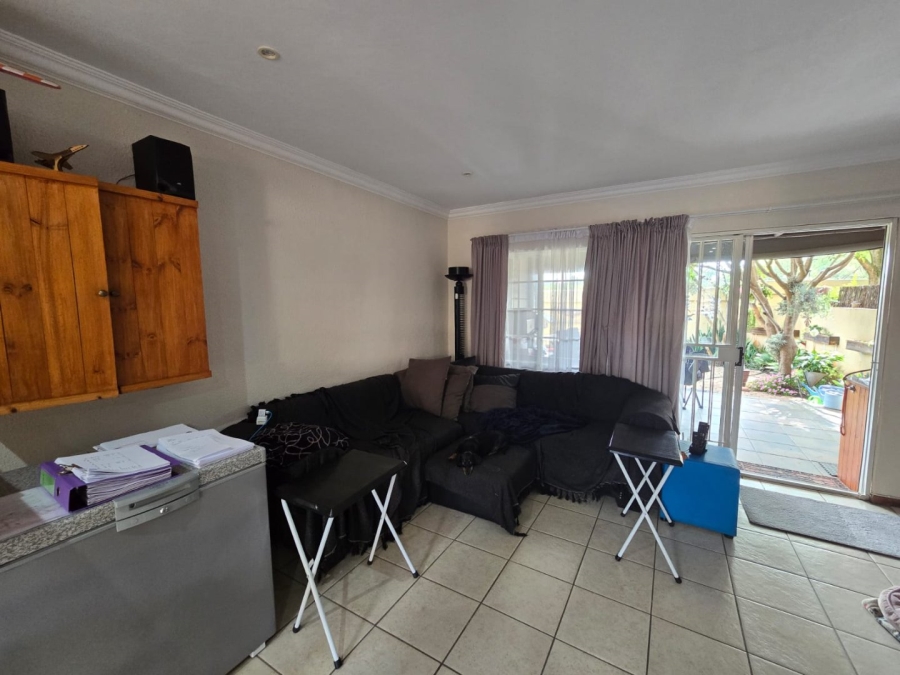 2 Bedroom Property for Sale in Annlin Gauteng