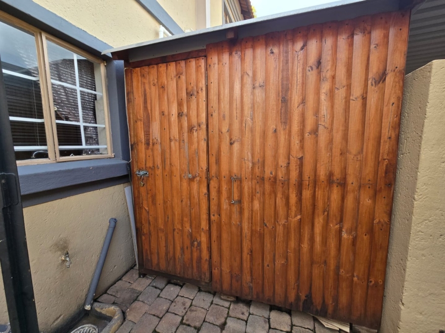 2 Bedroom Property for Sale in Annlin Gauteng