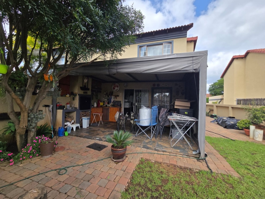 2 Bedroom Property for Sale in Annlin Gauteng