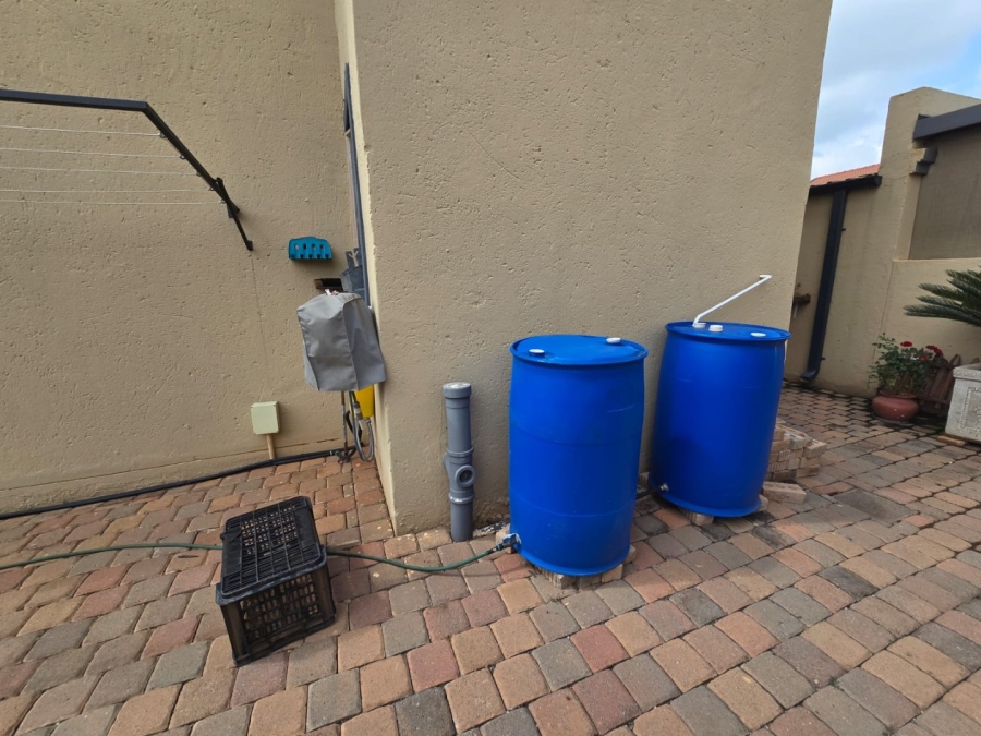 2 Bedroom Property for Sale in Annlin Gauteng