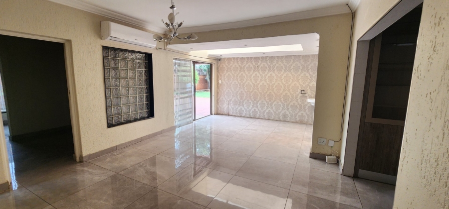 5 Bedroom Property for Sale in Laudium Gauteng