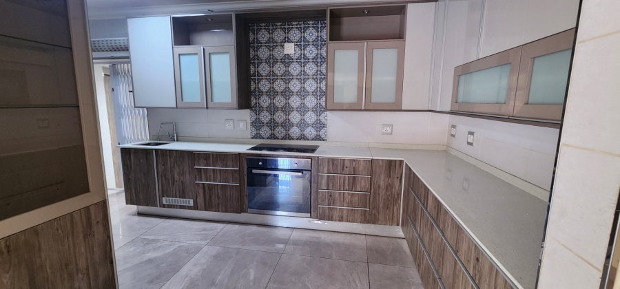 5 Bedroom Property for Sale in Laudium Gauteng
