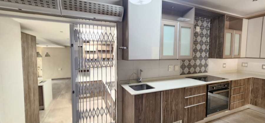 5 Bedroom Property for Sale in Laudium Gauteng