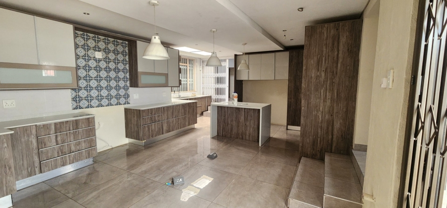 5 Bedroom Property for Sale in Laudium Gauteng