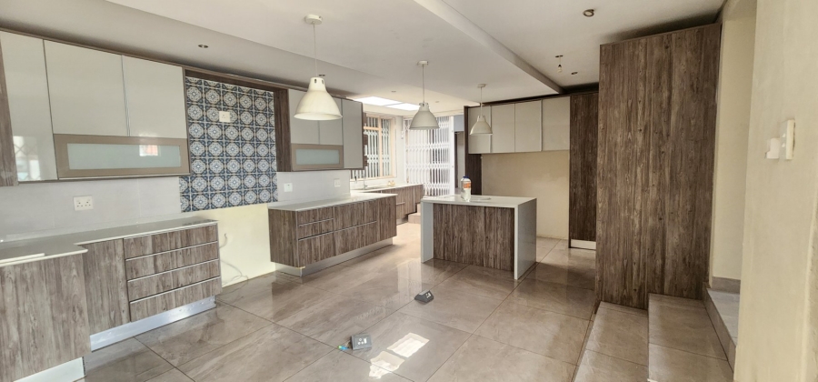 5 Bedroom Property for Sale in Laudium Gauteng