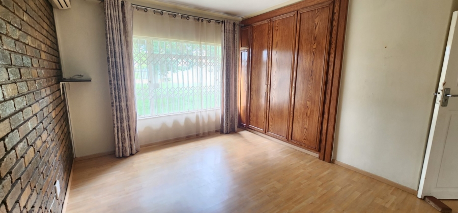 5 Bedroom Property for Sale in Laudium Gauteng