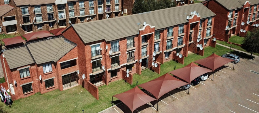 1 Bedroom Property for Sale in Noordwyk Gauteng