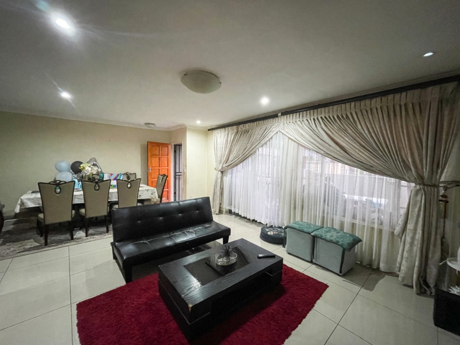 To Let 3 Bedroom Property for Rent in Noordwyk Gauteng