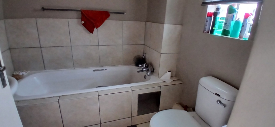 1 Bedroom Property for Sale in Lotus Gardens Gauteng