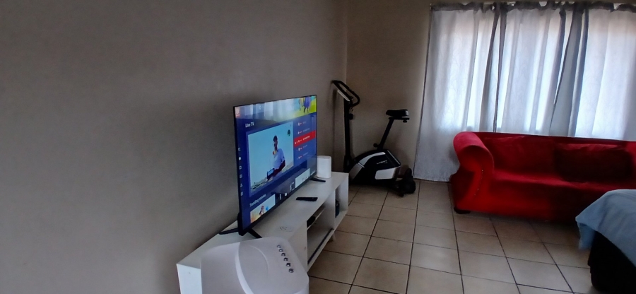 1 Bedroom Property for Sale in Lotus Gardens Gauteng