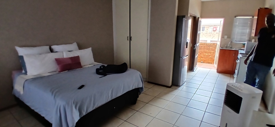 1 Bedroom Property for Sale in Lotus Gardens Gauteng