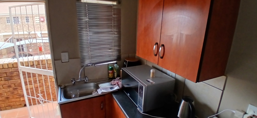 1 Bedroom Property for Sale in Lotus Gardens Gauteng
