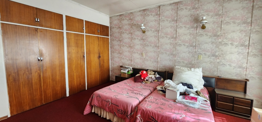 8 Bedroom Property for Sale in Laudium Gauteng
