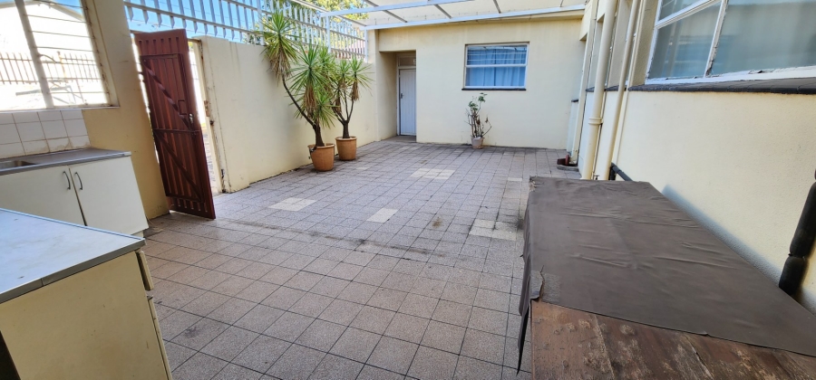 8 Bedroom Property for Sale in Laudium Gauteng