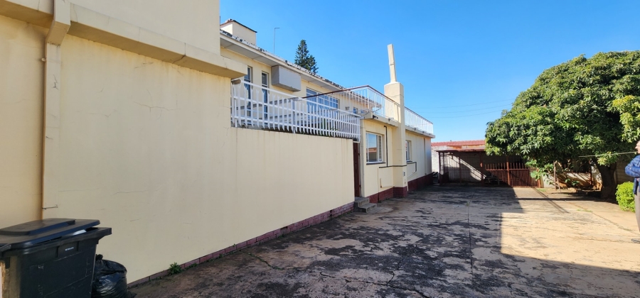 8 Bedroom Property for Sale in Laudium Gauteng