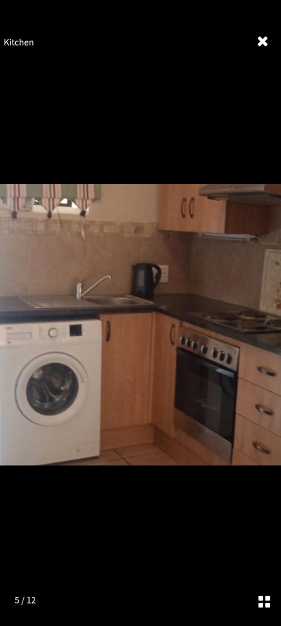 To Let 1 Bedroom Property for Rent in Douglasdale Gauteng