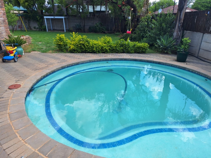 4 Bedroom Property for Sale in Moregloed Gauteng