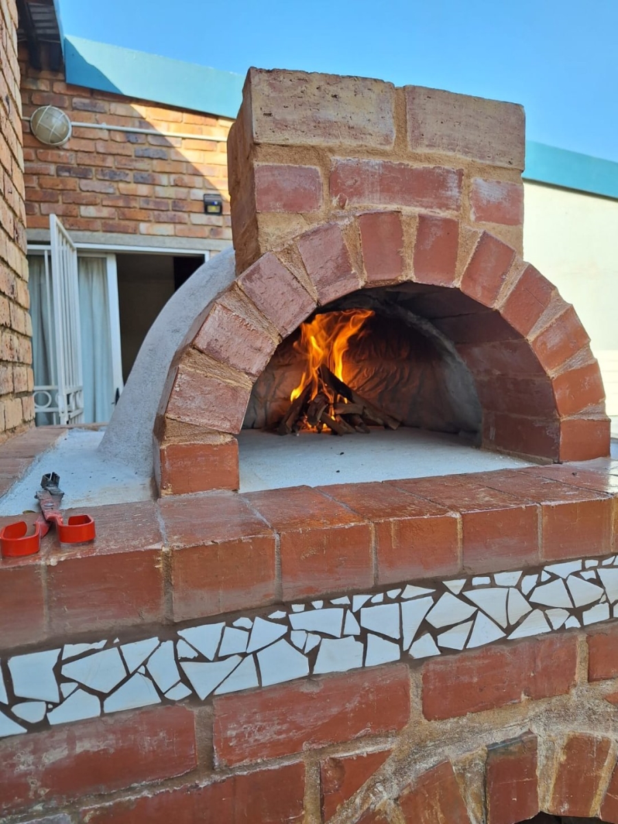 4 Bedroom Property for Sale in Moregloed Gauteng
