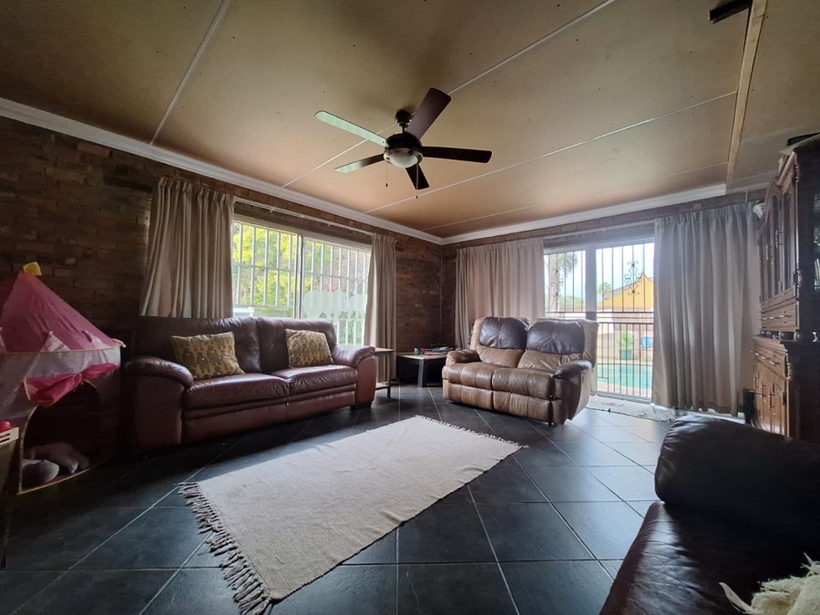 4 Bedroom Property for Sale in Moregloed Gauteng