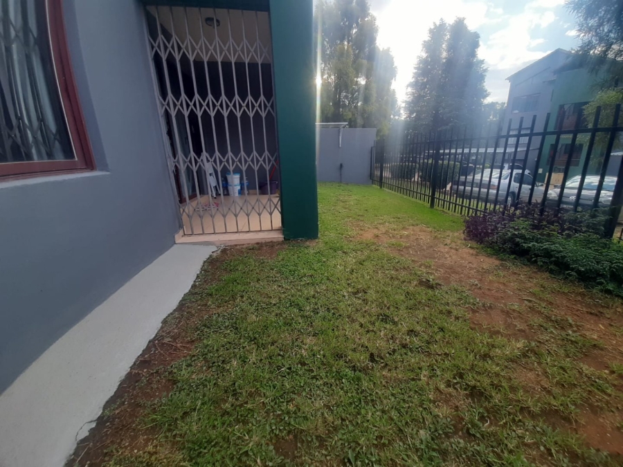 2 Bedroom Property for Sale in Honeydew Grove Gauteng