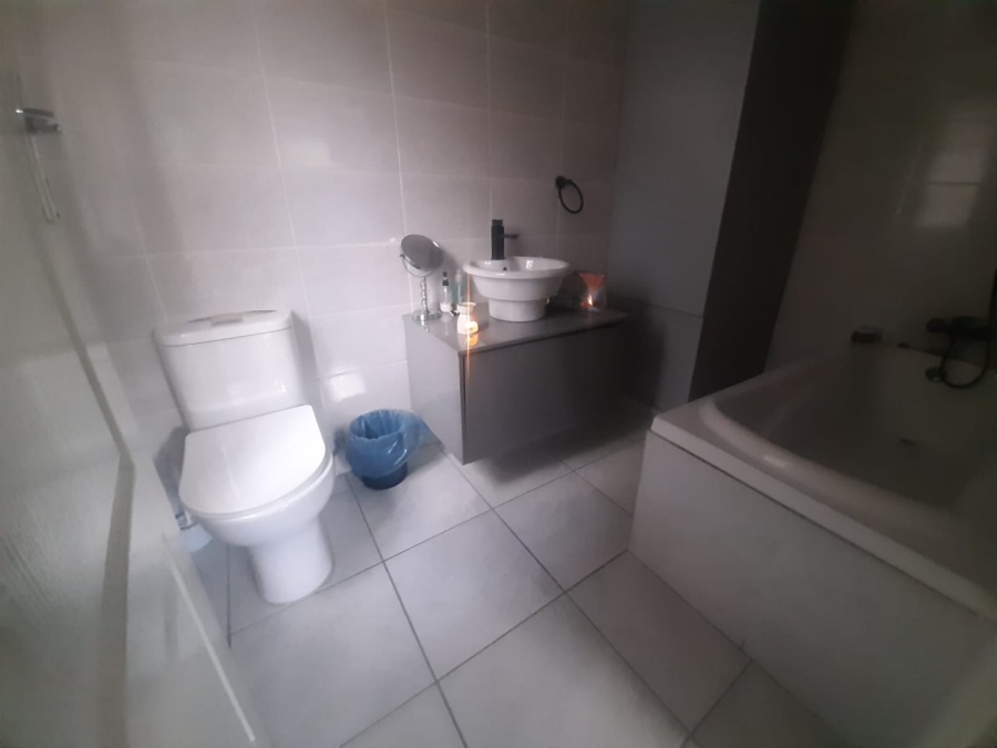 2 Bedroom Property for Sale in Honeydew Grove Gauteng
