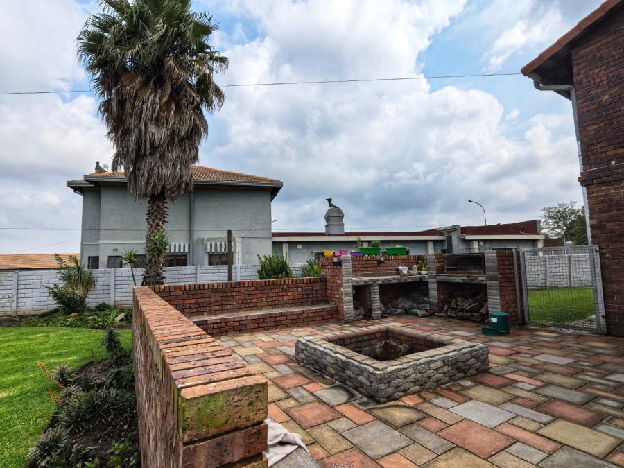 7 Bedroom Property for Sale in Dalpark Ext 1 Gauteng