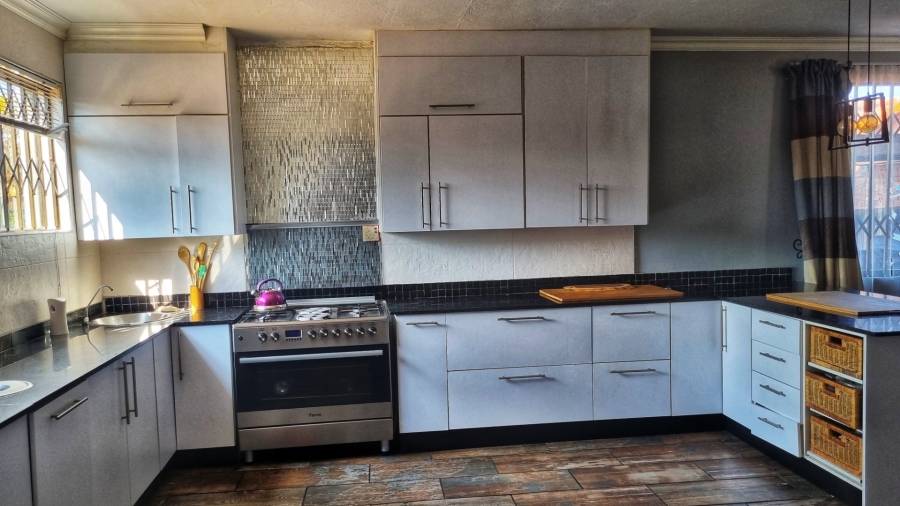 7 Bedroom Property for Sale in Dalpark Ext 1 Gauteng