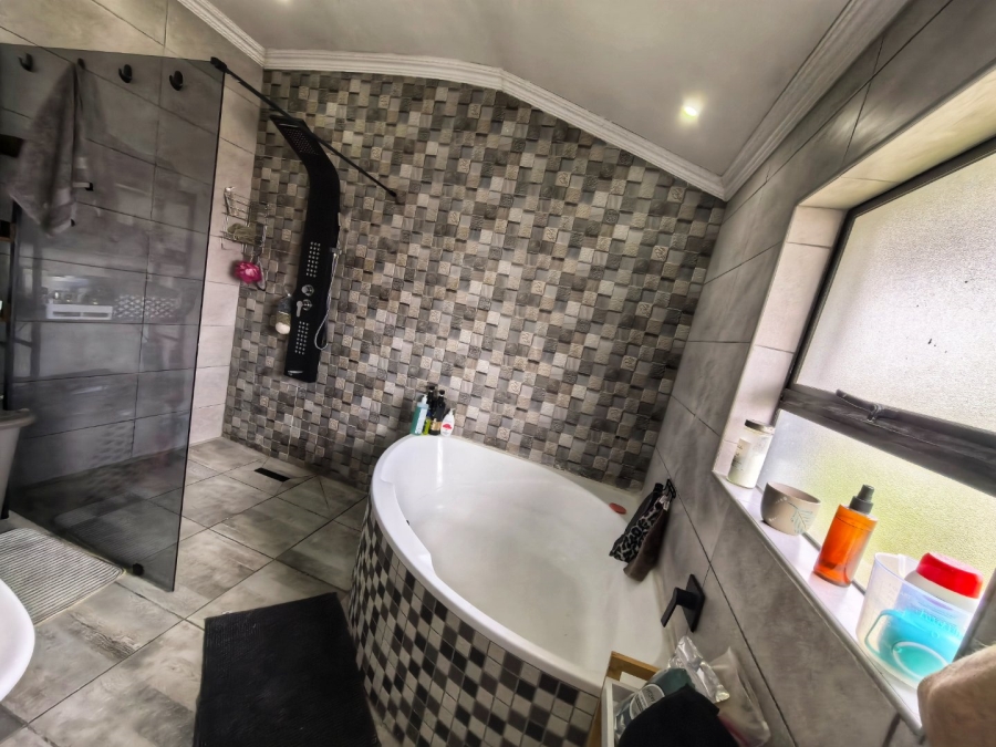 7 Bedroom Property for Sale in Dalpark Ext 1 Gauteng