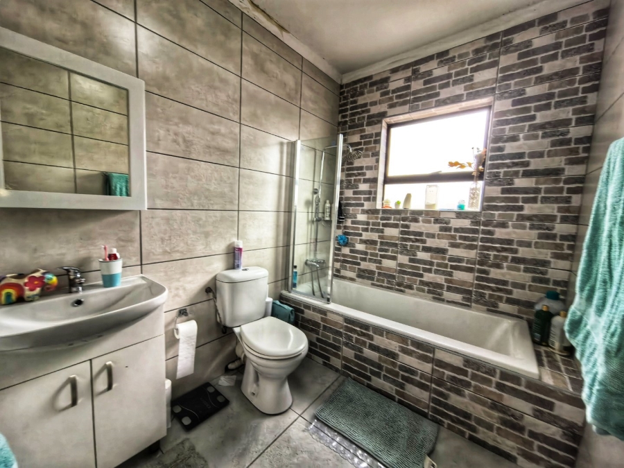 7 Bedroom Property for Sale in Dalpark Ext 1 Gauteng