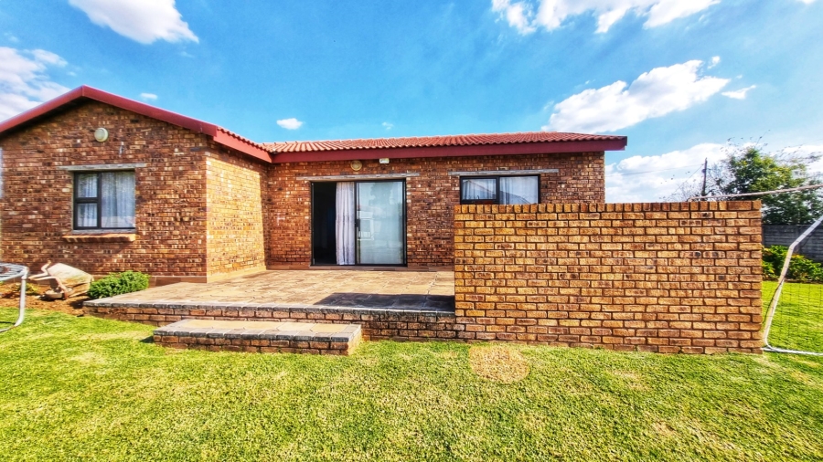 7 Bedroom Property for Sale in Dalpark Ext 1 Gauteng