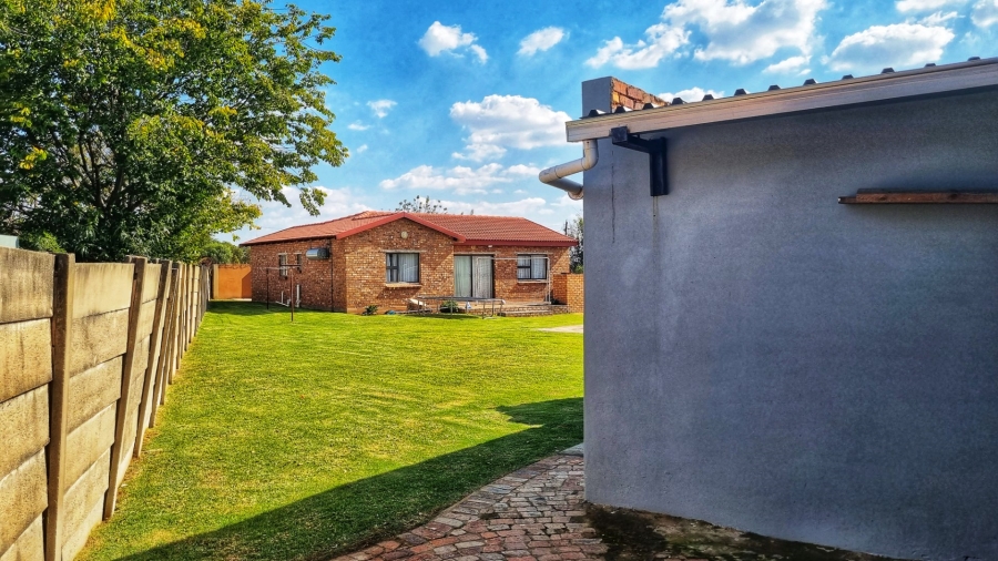 7 Bedroom Property for Sale in Dalpark Ext 1 Gauteng