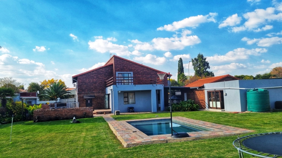 7 Bedroom Property for Sale in Dalpark Ext 1 Gauteng
