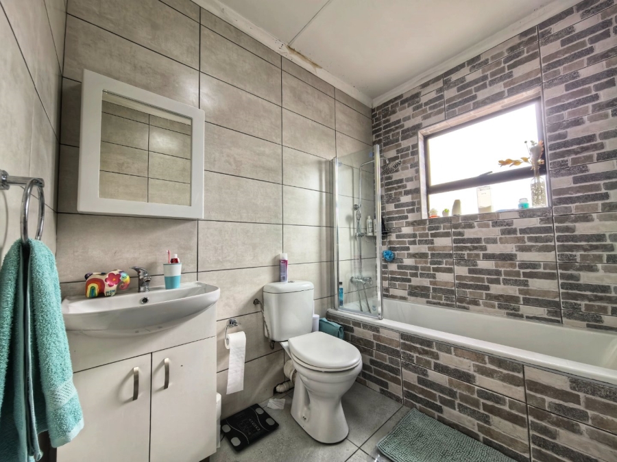 7 Bedroom Property for Sale in Dalpark Ext 1 Gauteng