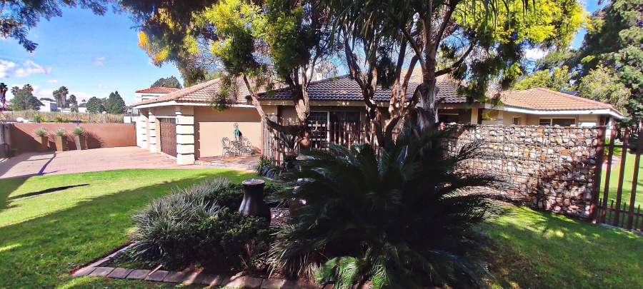 3 Bedroom Property for Sale in Vanderbijlpark SE 4 Gauteng
