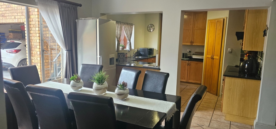 4 Bedroom Property for Sale in Amberfield Gauteng